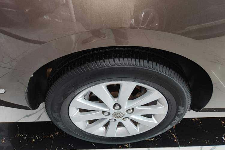 Used Buick GL8 2014 2.4L LT Luxury Business Executive Edition Right Rear Wheel Hub