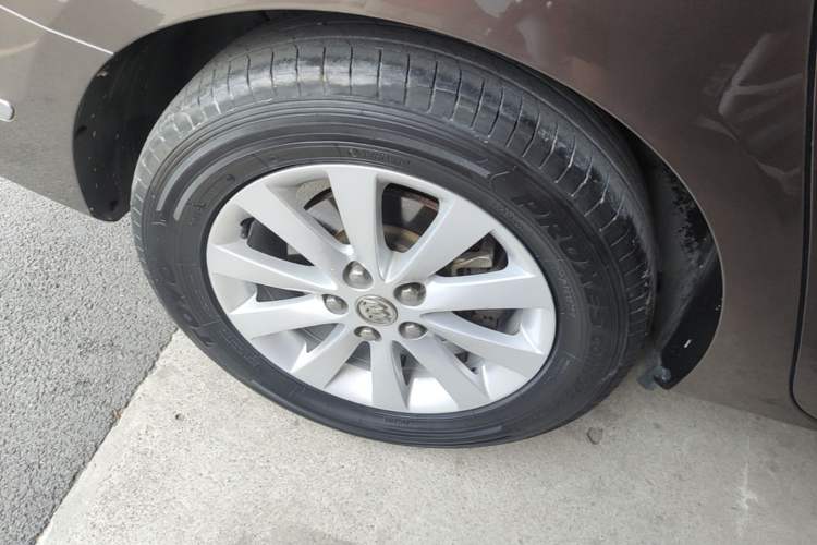 Used Buick GL8 2014 2.4L CT Luxury Business Comfort Edition Right Rear Wheel Hub