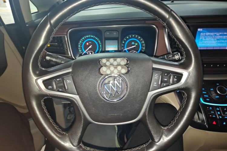 Used Buick GL8 2014 3.0L XT Luxury Business Flagship Edition Steering Wheel
