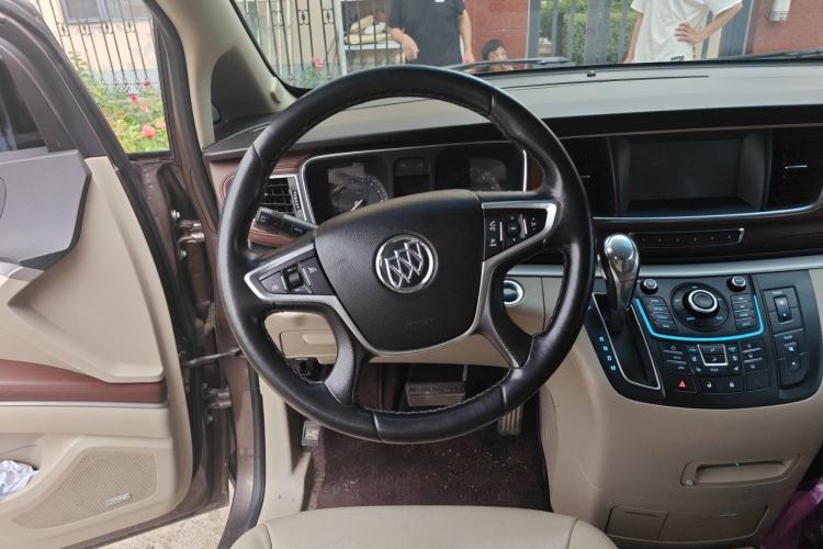 Used Buick GL8 2014 3.0L XT Luxury Business Flagship Edition Steering Wheel