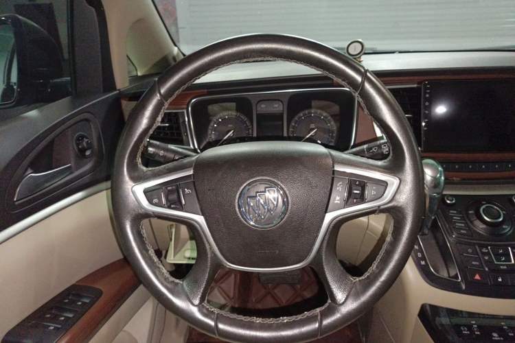 Used Buick GL8 2014 2.4L LT Luxury Business Executive Edition Steering Wheel