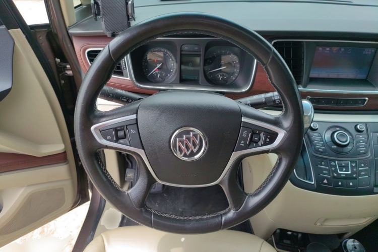Used Buick GL8 2014 3.0L GT Luxury Business Haoya Edition Steering Wheel