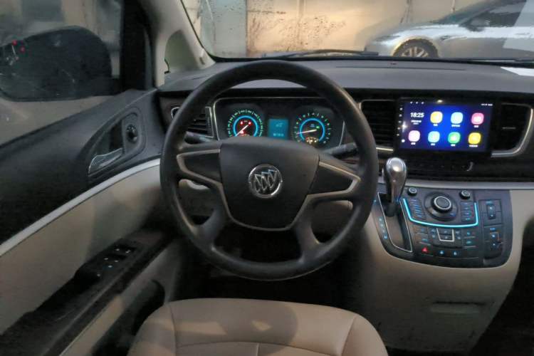 Used Buick GL8 2014 2.4L CT Luxury Business Comfort Edition Steering Wheel