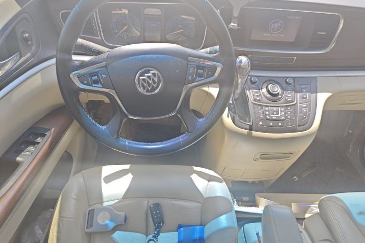 Used Buick GL8 2014 3.0L XT Luxury Business Flagship Edition Steering Wheel