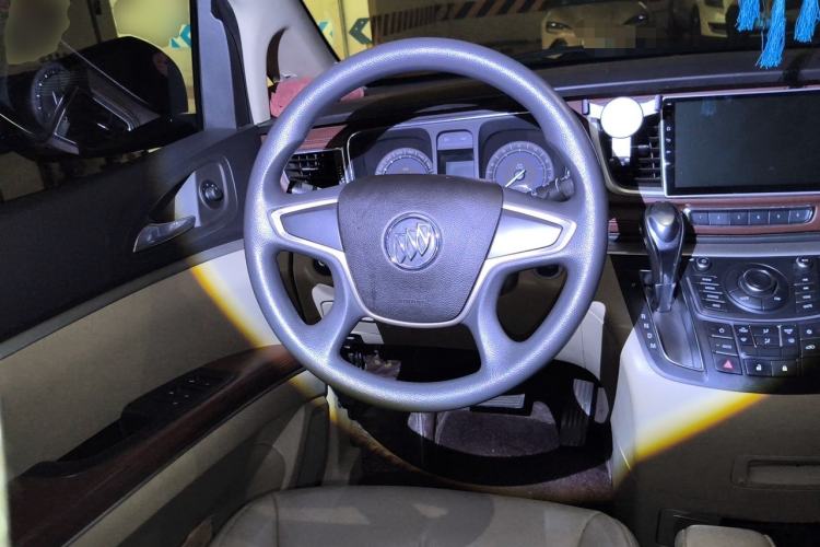 Used Buick GL8 2014 2.4L CT Luxury Business Comfort Edition Steering Wheel