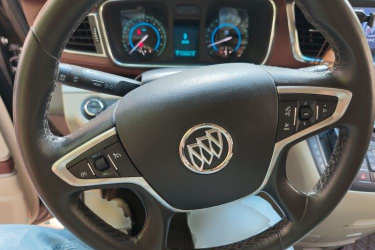 Used Buick GL8 2014 3.0L GT Luxury Business Haoya Edition Steering Wheel