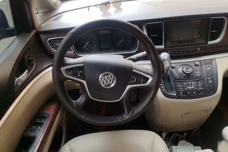 Used Buick GL8 2014 3.0L GT Luxury Business Haoya Edition Steering Wheel