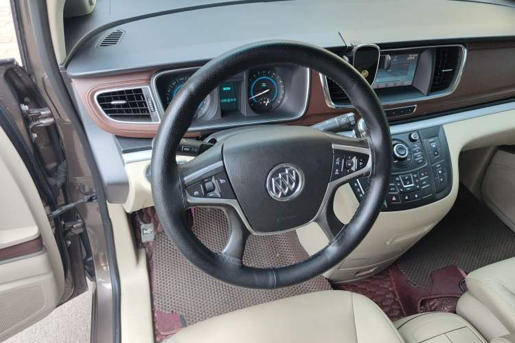 Used Buick GL8 2014 3.0L GT Luxury Business Haoya Edition Steering Wheel