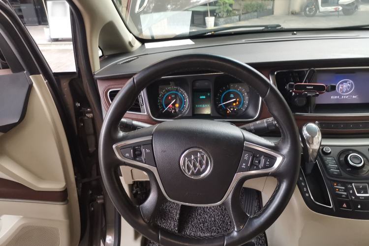 Used Buick GL8 2014 3.0L XT Luxury Business Flagship Edition Steering Wheel