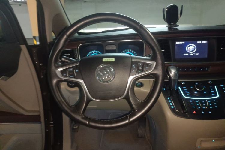 Used Buick GL8 2014 3.0L XT Luxury Business Flagship Edition Steering Wheel