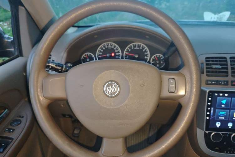 Used Buick GL8 2014 2.4L Classic Edition Steering Wheel