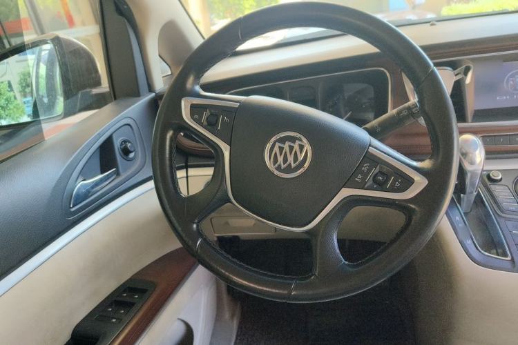 Used Buick GL8 2014 3.0L GT Luxury Business Haoya Edition Steering Wheel
