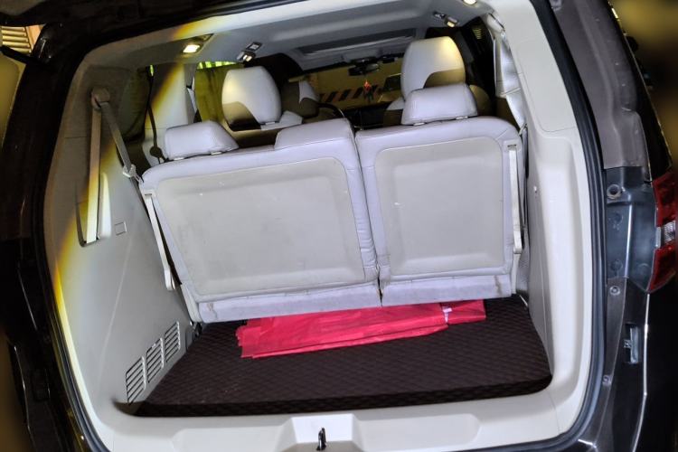Used Buick GL8 2014 2.4L CT Luxury Business Comfort Edition Trunk
