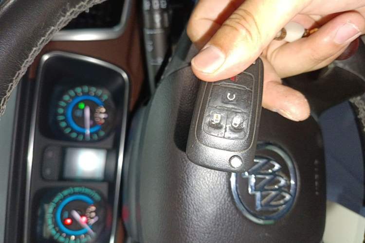Used Buick GL8 2014 2.4L LT Luxury Business Executive Edition Vehicle Key