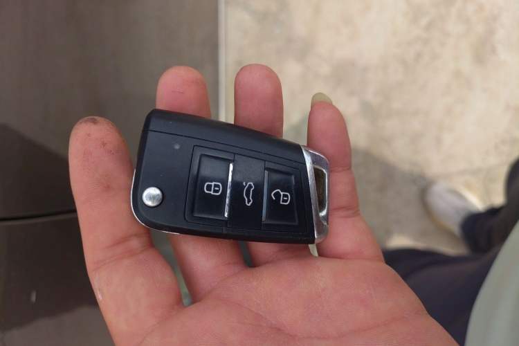 Used Buick GL8 2014 3.0L GT Luxury Business Haoya Edition Vehicle Key