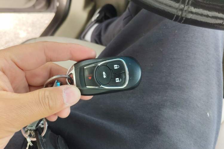 Used Buick GL8 2014 2.4L CT Luxury Business Comfort Edition Vehicle Key