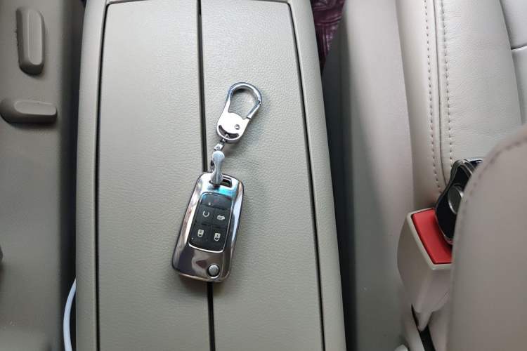 Used Buick GL8 2014 3.0L GT Luxury Business Haoya Edition Vehicle Key