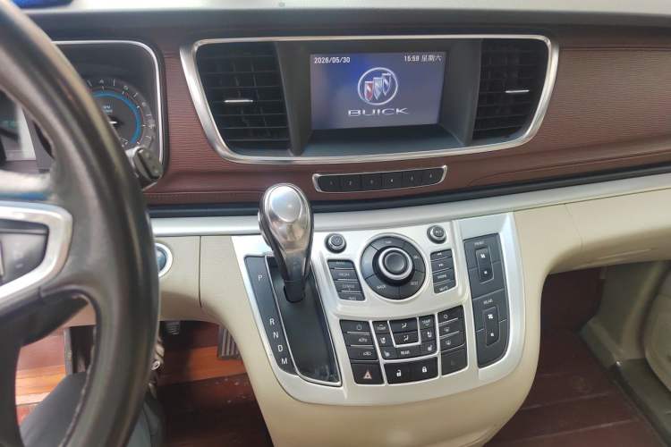 Used Buick GL8 2014 3.0L GT Luxury Business Haoya Edition Audio And AC Panel