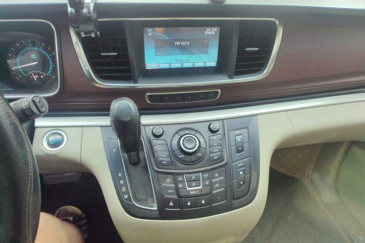 Used Buick GL8 2014 2.4L Executive Edition Audio And AC Panel