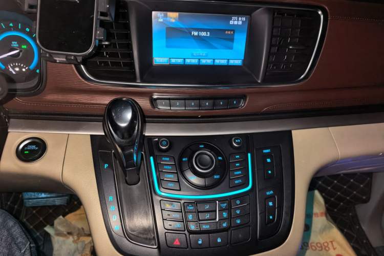 Used Buick GL8 2014 3.0L XT Luxury Business Flagship Edition Audio And AC Panel