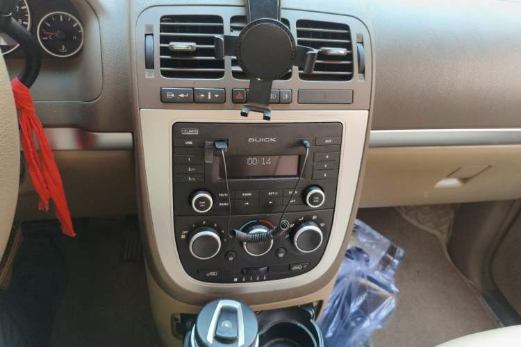 Used Buick GL8 2014 2.4L Comfort Edition Audio And AC Panel