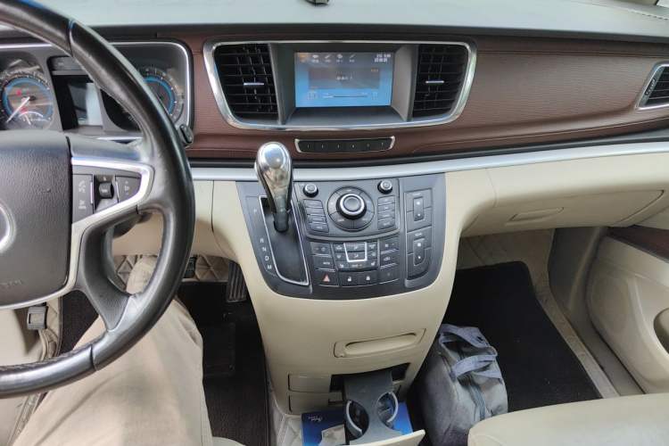 Used Buick GL8 2014 3.0L GT Luxury Business Haoya Edition Audio And AC Panel