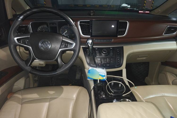 Used Buick GL8 2014 2.4L LT Luxury Business Executive Edition Center Console