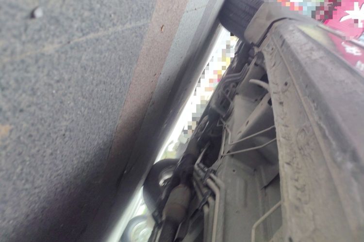 Used Buick GL8 2014 2.4L Executive Edition Chassis Front Left