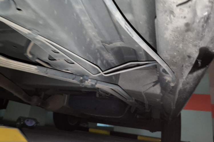 Used Buick GL8 2014 2.4L Executive Edition Chassis Front Left