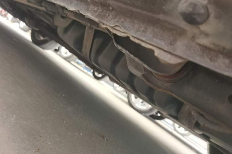 Used Buick GL8 2014 2.4L Classic Edition Chassis Rear Left