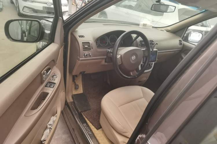 Used Buick GL8 2014 2.4L Classic Edition Driver Seat