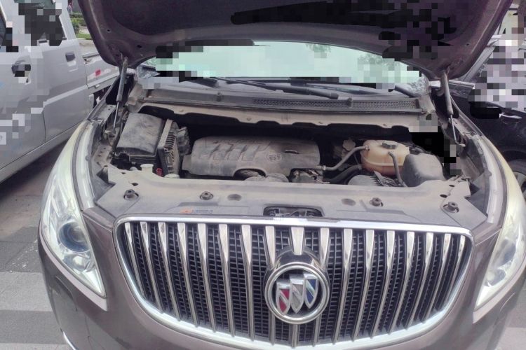 Used Buick GL8 2014 2.4L Executive Edition Engine Bay