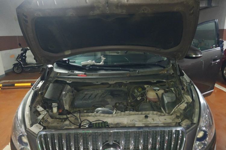 Used Buick GL8 2014 2.4L LT Luxury Business Executive Edition Engine Bay