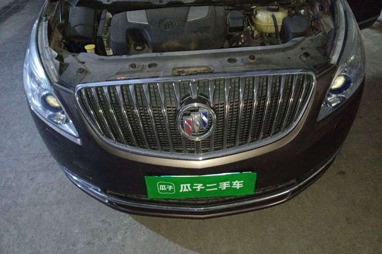 Used Buick GL8 2014 3.0L XT Luxury Business Flagship Edition Engine Bay