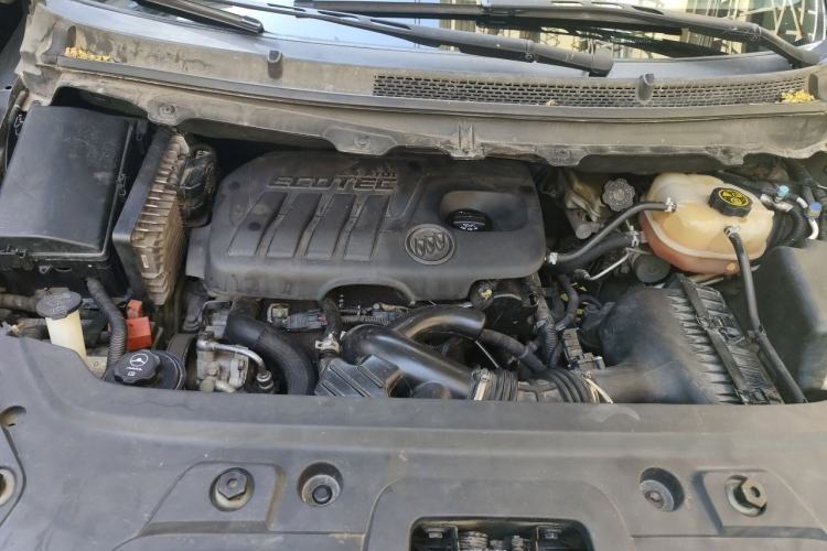 Used Buick GL8 2014 2.4L LT Luxury Business Executive Edition Engine Bay