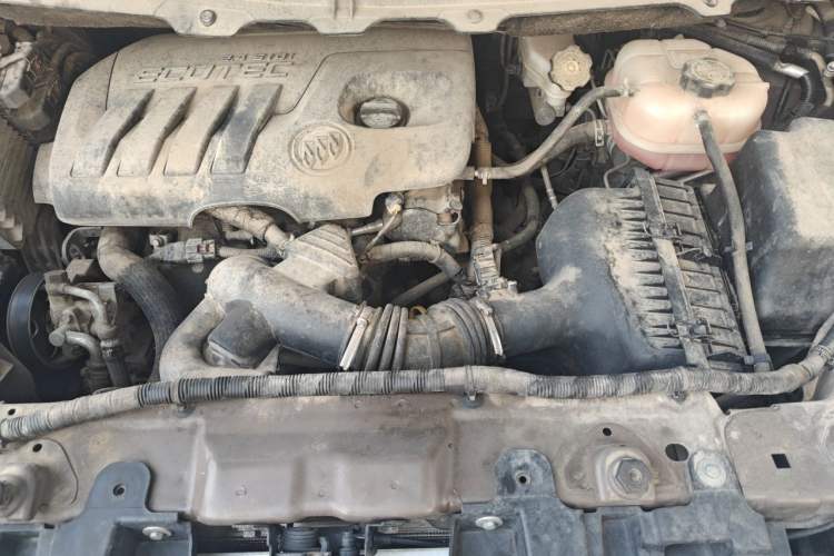 Used Buick GL8 2014 2.4L LT Luxury Business Executive Edition Engine Bay