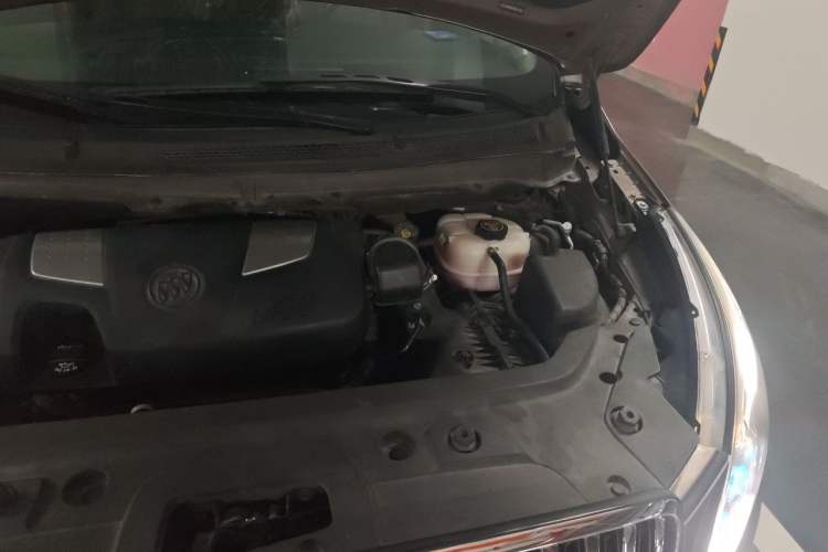 Used Buick GL8 2014 3.0L GT Luxury Business Haoya Edition Engine Bay Left