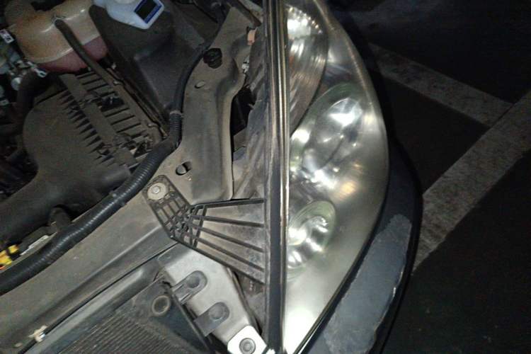 Used Buick GL8 2014 2.4L Comfort Edition Engine Bay Left
