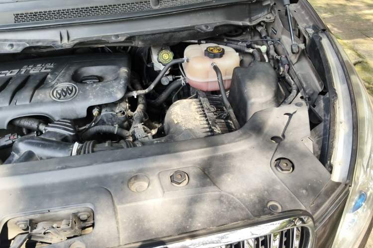 Used Buick GL8 2014 2.4L LT Luxury Business Executive Edition Engine Bay Left