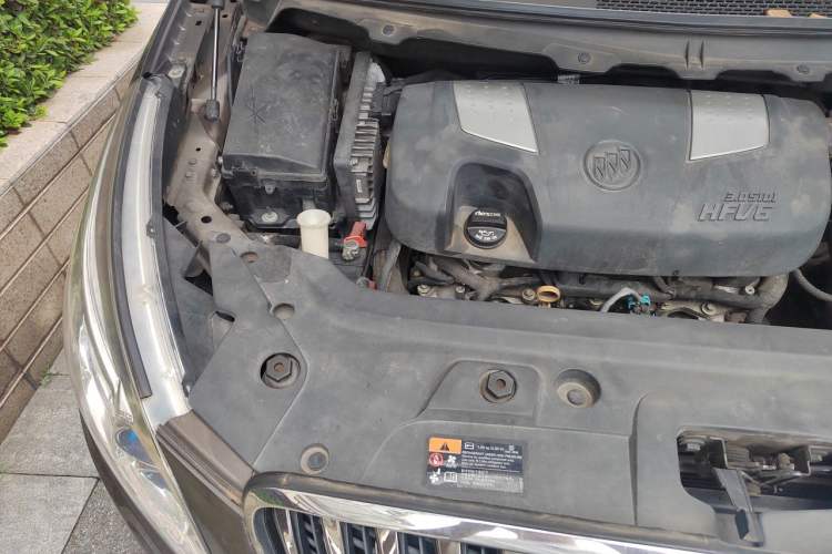 Used Buick GL8 2014 3.0L GT Luxury Business Haoya Edition Engine Bay Right