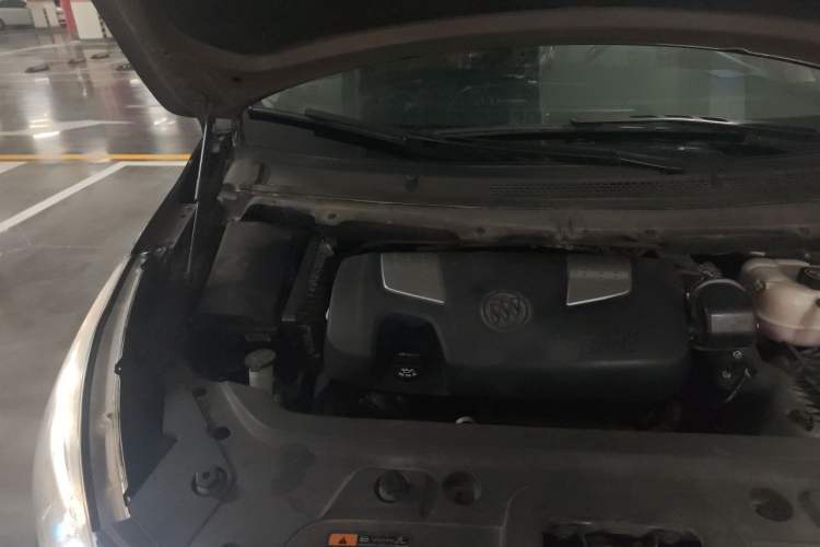 Used Buick GL8 2014 3.0L GT Luxury Business Haoya Edition Engine Bay Right