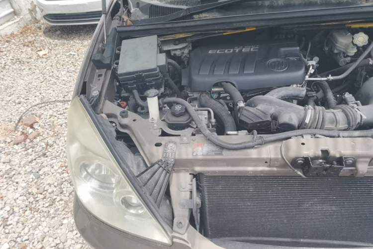 Used Buick GL8 2014 2.4L Classic Edition Engine Bay Right
