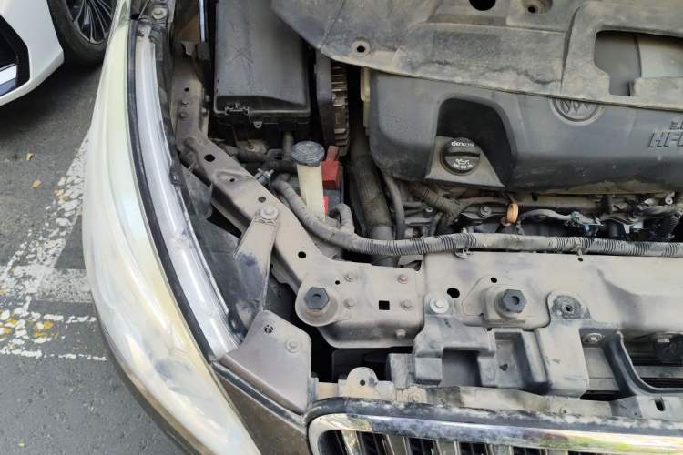 Used Buick GL8 2014 3.0L GT Luxury Business Haoya Edition Engine Bay Right