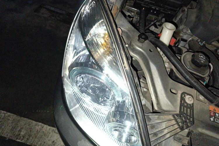 Used Buick GL8 2014 2.4L Comfort Edition Engine Bay Right
