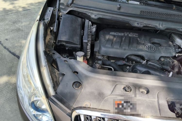 Used Buick GL8 2014 2.4L LT Luxury Business Executive Edition Engine Bay Right