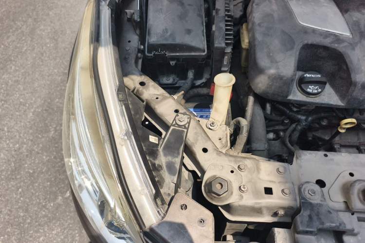 Used Buick GL8 2014 3.0L GT Luxury Business Haoya Edition Engine Bay Right