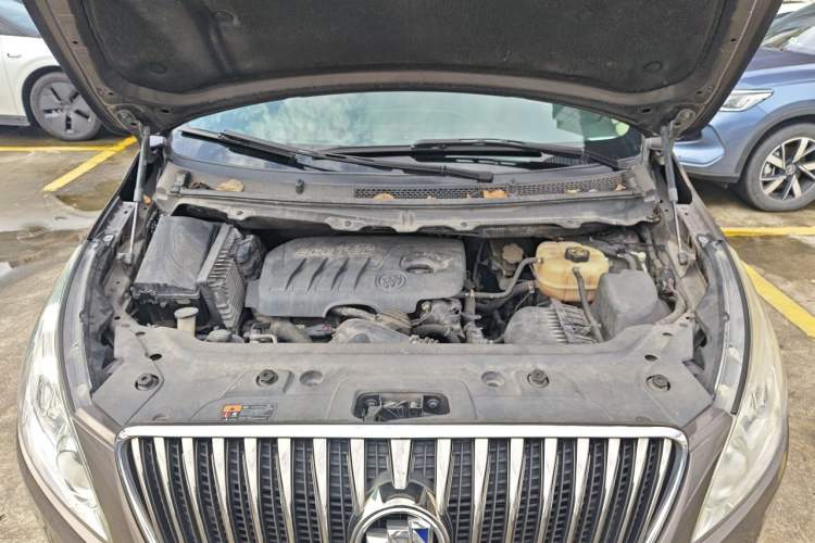 Used Buick GL8 2014 2.4L CT Luxury Business Comfort Edition Engine Bay