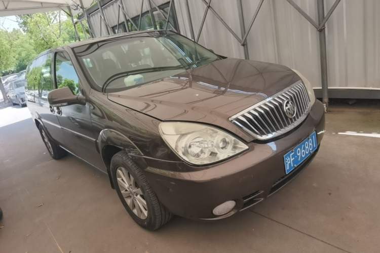 Used Buick GL8 2014 2.4L Classic Edition Front Right 45 Deg
