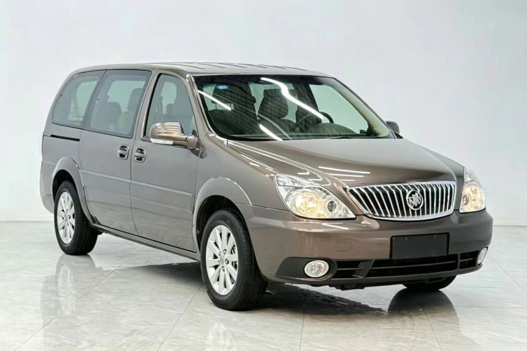 Used Buick GL8 2014 2.4L Classic Edition Front Right 45 Deg