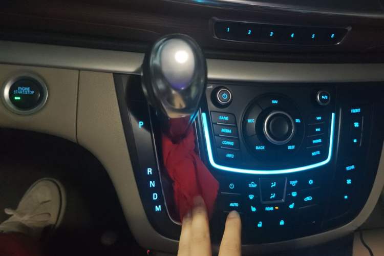 Used Buick GL8 2014 3.0L GT Luxury Business Haoya Edition Gear Lever